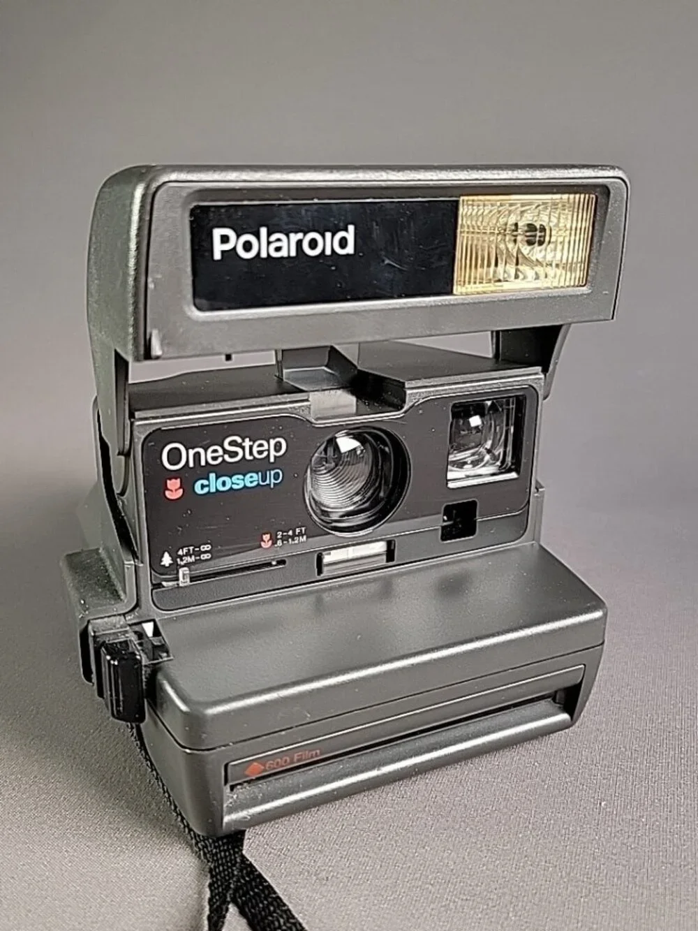 Vintage Polaroid One Step Close Up 600 Instant Film Camera With Strap NOT TESTED